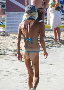 Skinny babe found on the beach is open to fuck stranger right on the beach